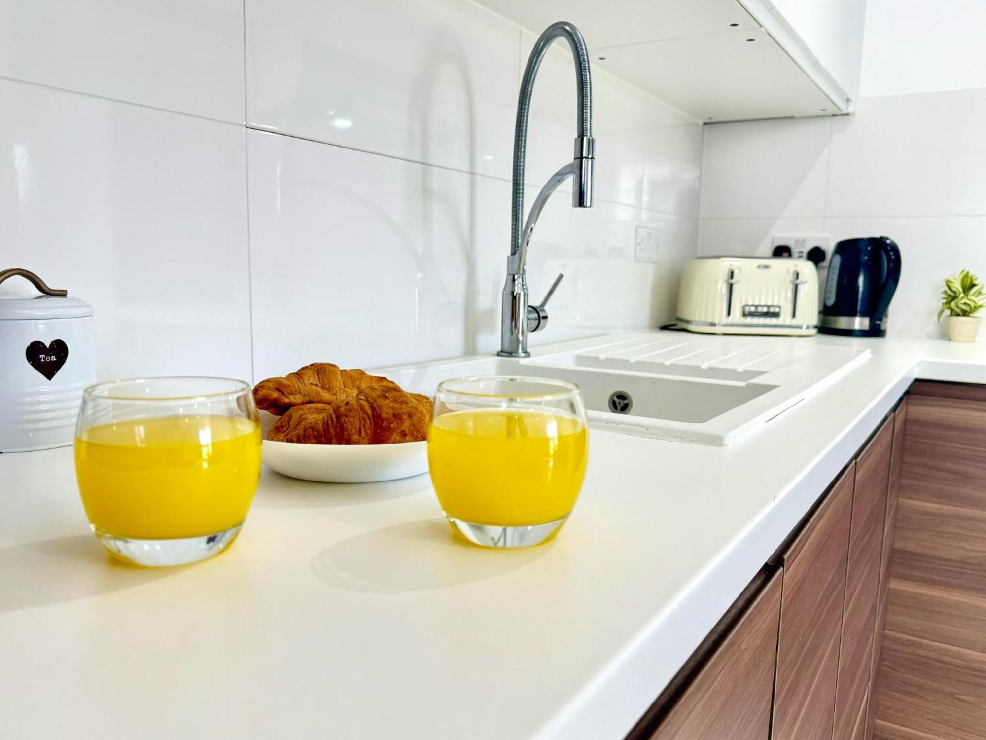 Panorama House, Luxury 2-Bedroom Apartment 2 Kidlington Exterior photo